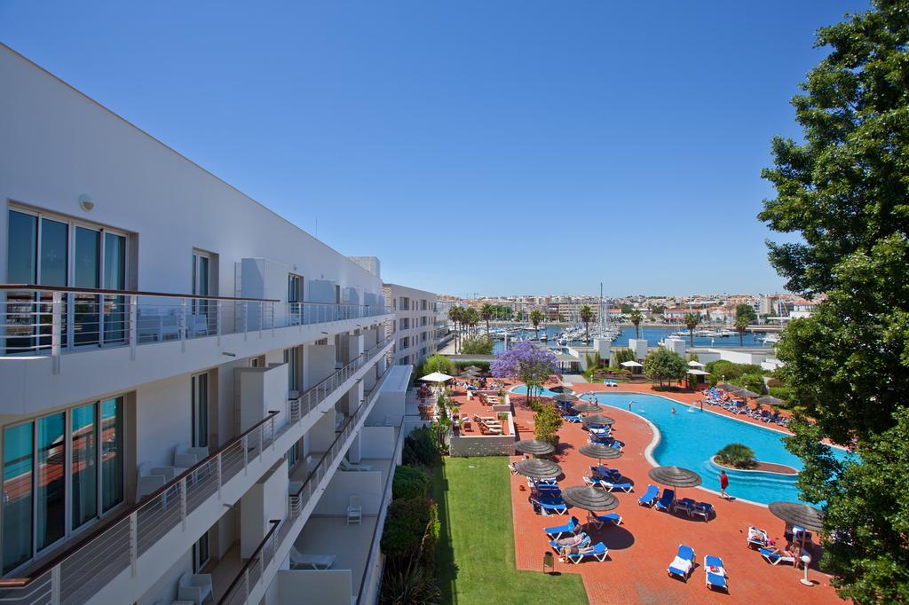 Marina Club