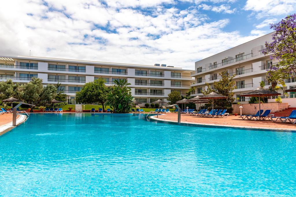 Marina Club