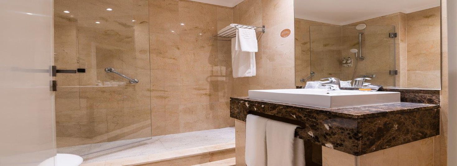Topazio Vibe Beach Hotel & Apartments