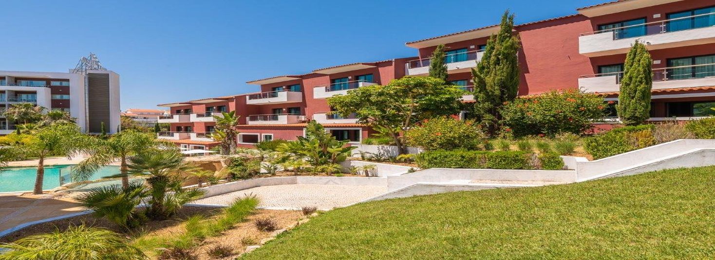 Topazio Vibe Beach Hotel & Apartments