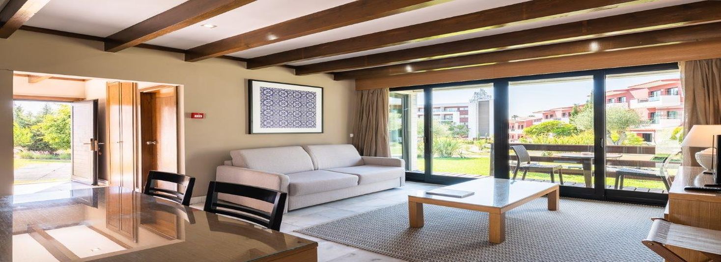 Topazio Vibe Beach Hotel & Apartments