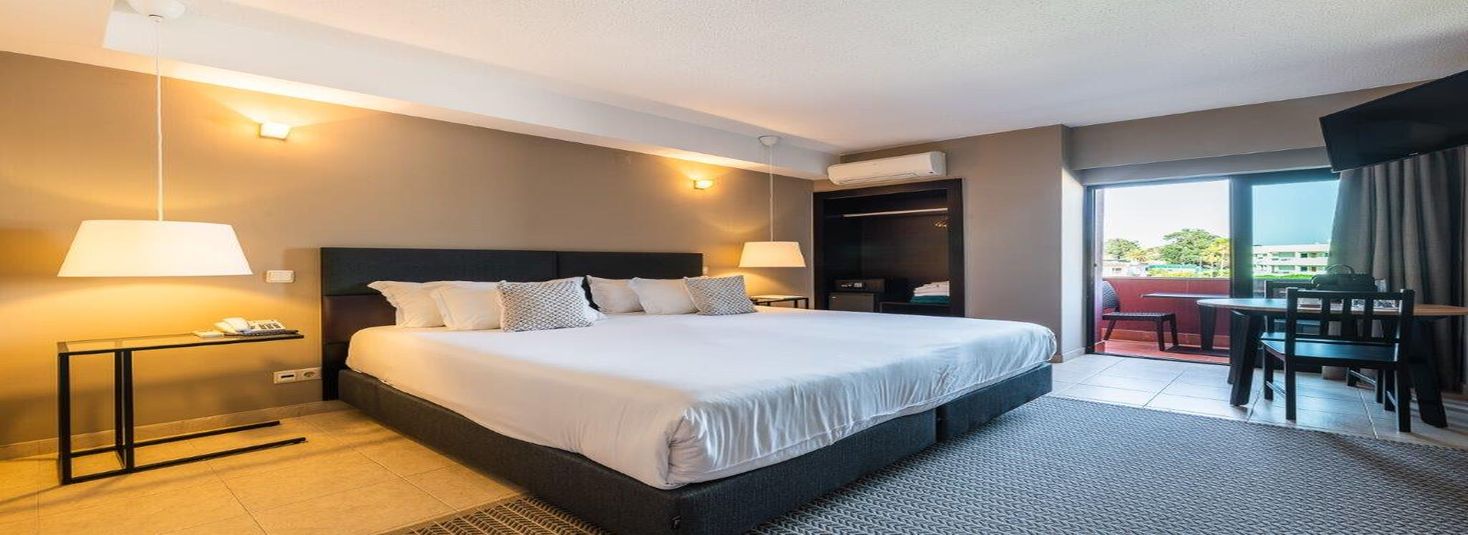 Topazio Vibe Beach Hotel & Apartments