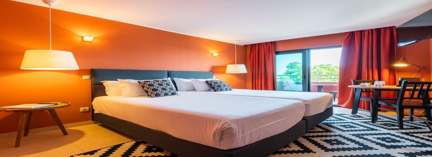 Topazio Vibe Beach Hotel & Apartments